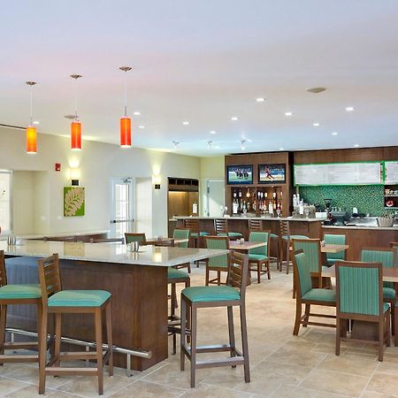 Отель Courtyard By Marriott Bridgetown, Barbados Ресторан фото