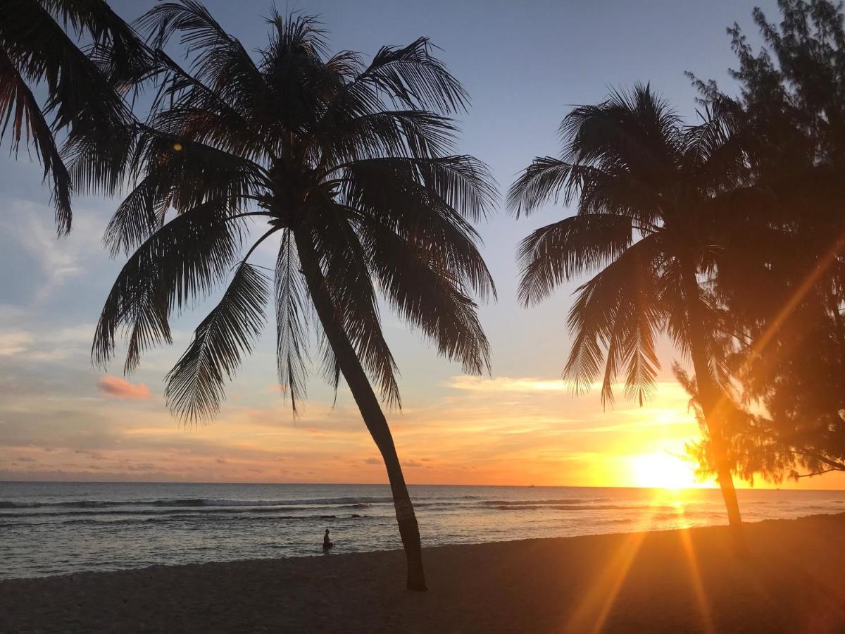 Отель Courtyard By Marriott Bridgetown, Barbados Экстерьер фото