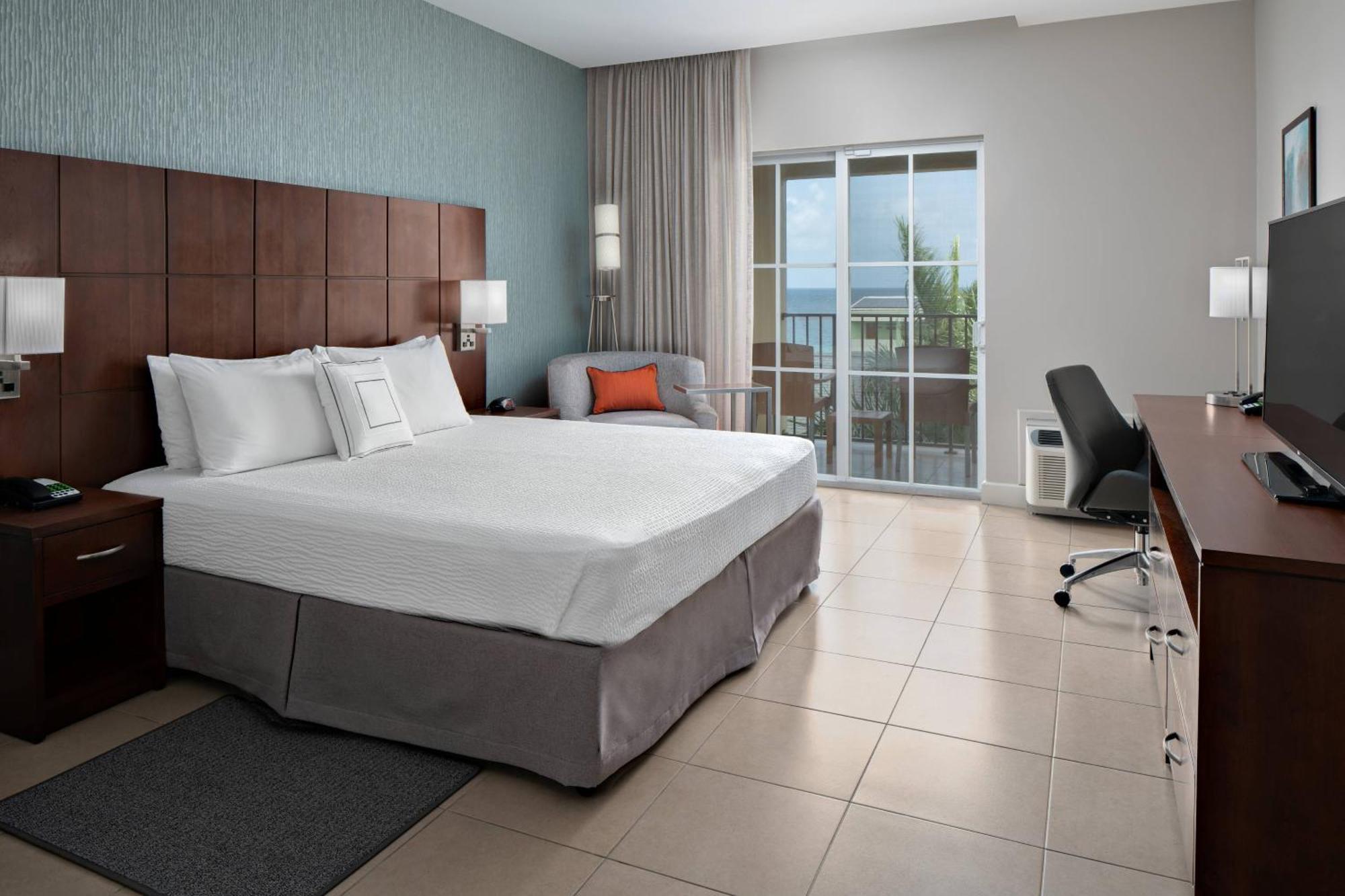 Отель Courtyard By Marriott Bridgetown, Barbados Экстерьер фото