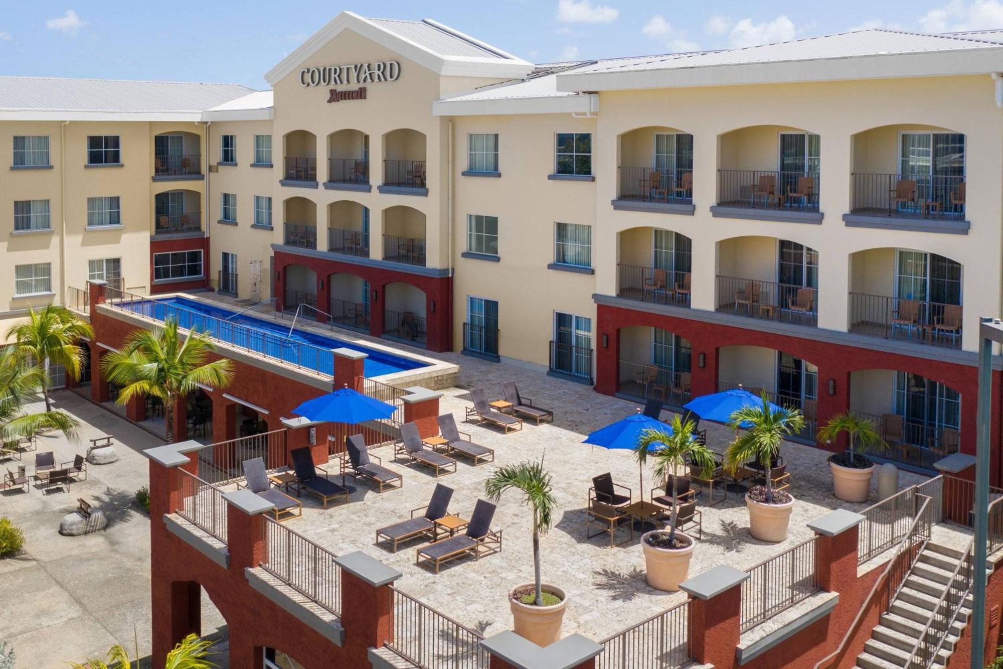 Отель Courtyard By Marriott Bridgetown, Barbados Экстерьер фото