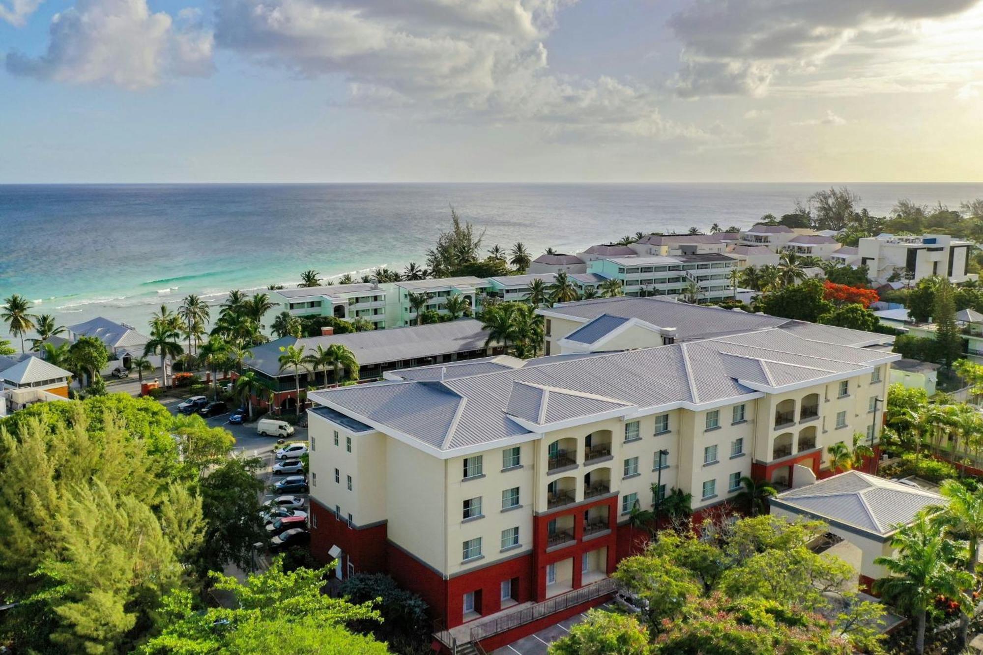 Отель Courtyard By Marriott Bridgetown, Barbados Экстерьер фото